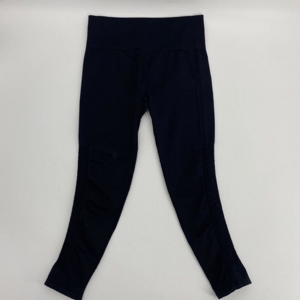 Fabletics Women High Waisted Capri Leggings